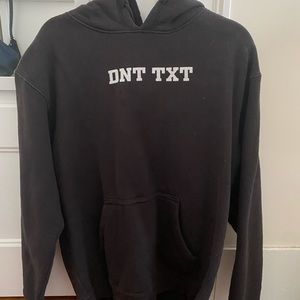 GALS ON THE GO “DNT TXT” HOODIE
